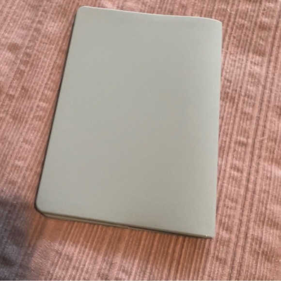 Silicone Passport Cover - pale blue - Picture 4 of 4